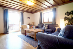 Geräumiges Wohnzimmer Geräumiges Wohnzimmer