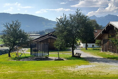 Der Spielplatz ist vom Balkon aus einsehbar Der Spielplatz ist vom Balkon aus einsehbar
