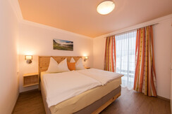 Schlafzimmer mit BOXSPRINGBETT Schlafzimmer mit BOXSPRINGBETT