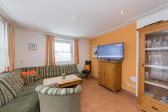 Wohnzimmer mit TV Wohnzimmer mit TV