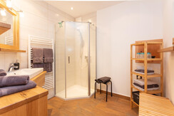 Badezimmer inklusive Hand- und Duschtücher Badezimmer inklusive Hand- und Duschtücher