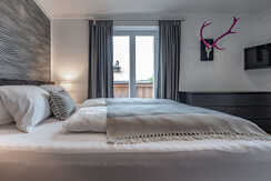 Schlafzimmer mit DU/WC - Appartement #2 Schlafzimmer mit DU/WC - Appartement #2