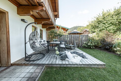 Privater umzäunter Garten mit Terrasse - App. #3 Privater umzäunter Garten mit Terrasse - App. #3