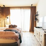 Photo of Double room, separate toilet and shower/bathtub, west