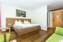 IMG_2990 IMG_2990