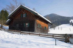 Jagdhaus Aussenansicht Winter