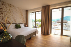 Zimmer m_edited_edited_2