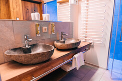 7_focus-media_web_family-suite-deluxe-birnhorn-bad