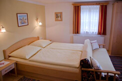 Beispielbild: Doppelzimmer mit Couch