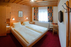 Beispielbild Doppelzimmer mit Teppichboden