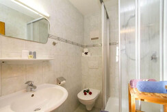 FW III - Bad Doppelzimmer