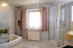 riederhof_app1-bad_panorama4195-4206_1_21.03.25-10