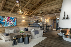 Wohnzimmer mit Kamin