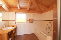 Appartement-Steiner-Leogang-großzügiges Bad