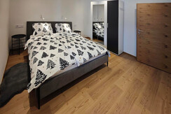 Bedroom A - double bed 02