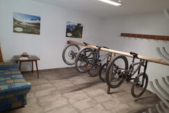 versperrbarer Bike-Raum mit Schuhtrockner versperrbarer Bike-Raum mit Schuhtrockner