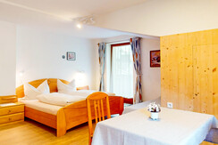 Leogang-Schlafzimmer-06042024_110101 Leogang-Schlafzimmer-06042024_110101